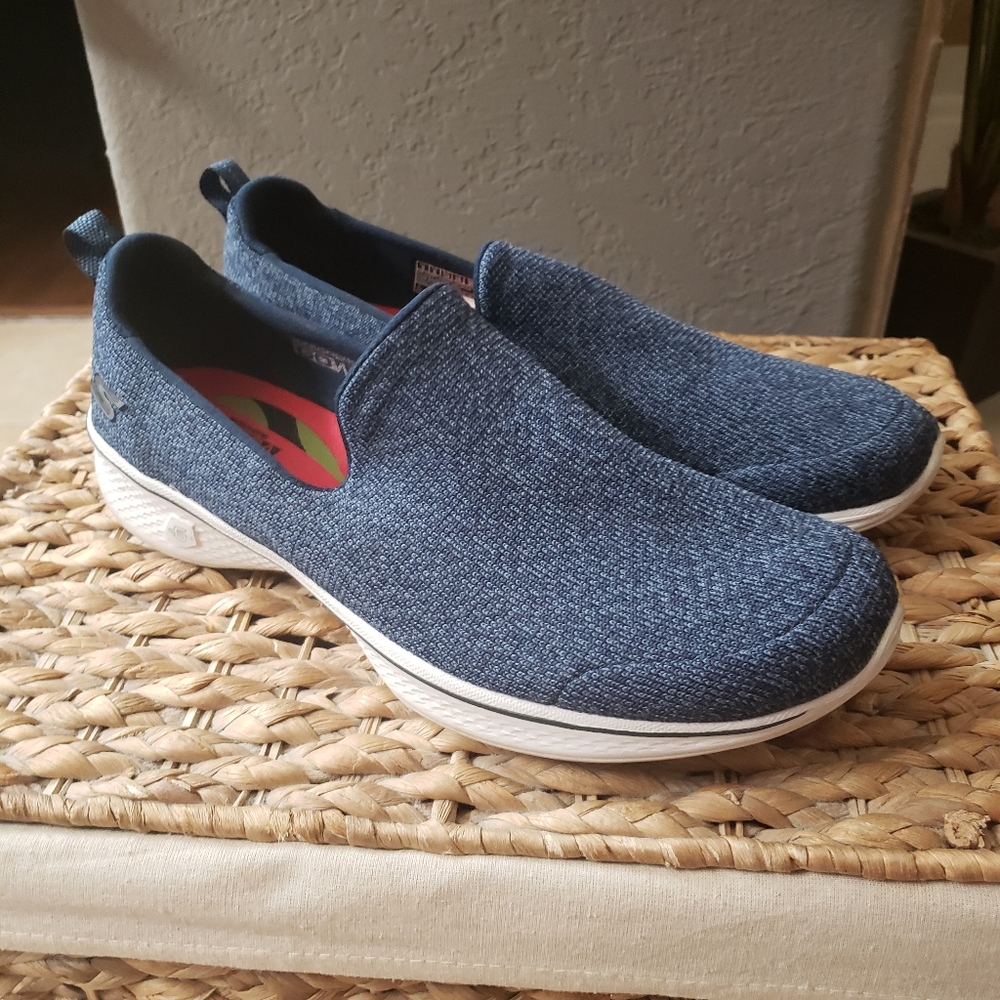 Shoes - Picture 3 of 3